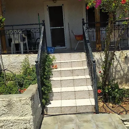 σπίτι - αγρόκτημα - δ γεωργά χατζηράση οδός χατζηράση Apartment